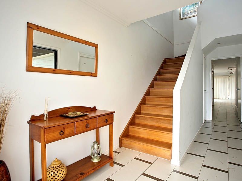 8 Shepherd St, Wynnum QLD 4178