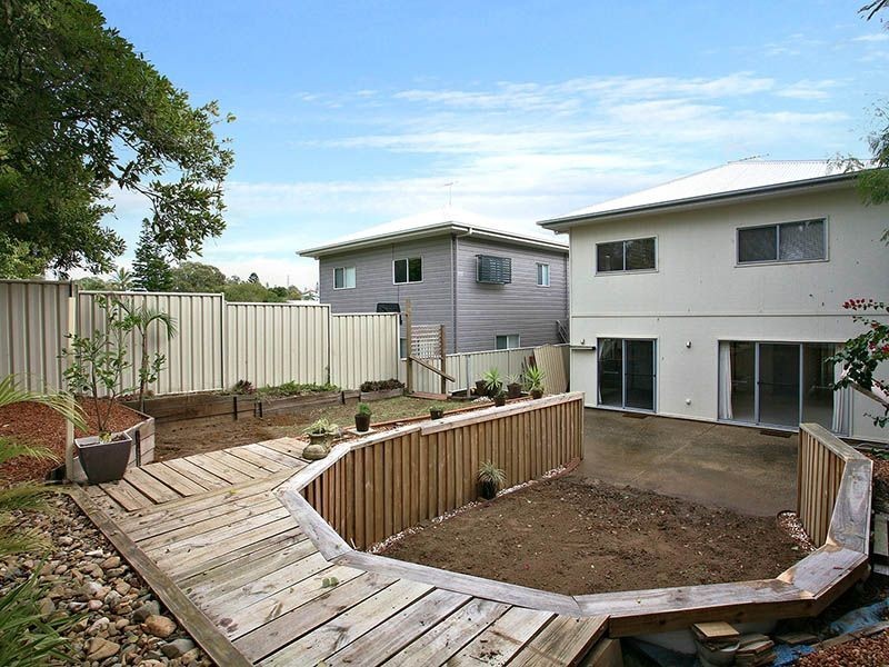 8 Shepherd St, Wynnum QLD 4178
