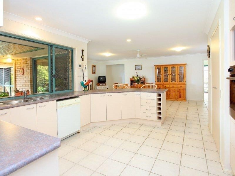 11 Lockwood Cres, Manly West QLD 4179