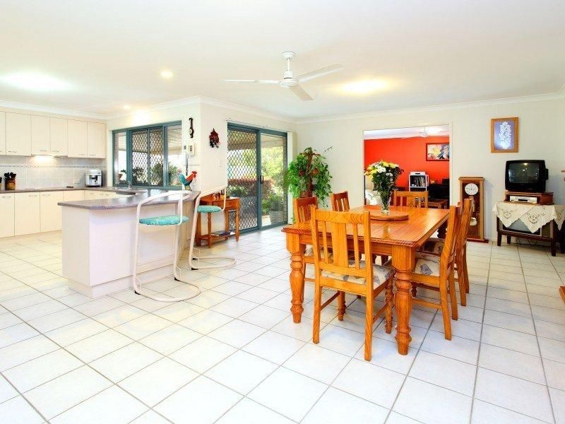 11 Lockwood Cres, Manly West QLD 4179