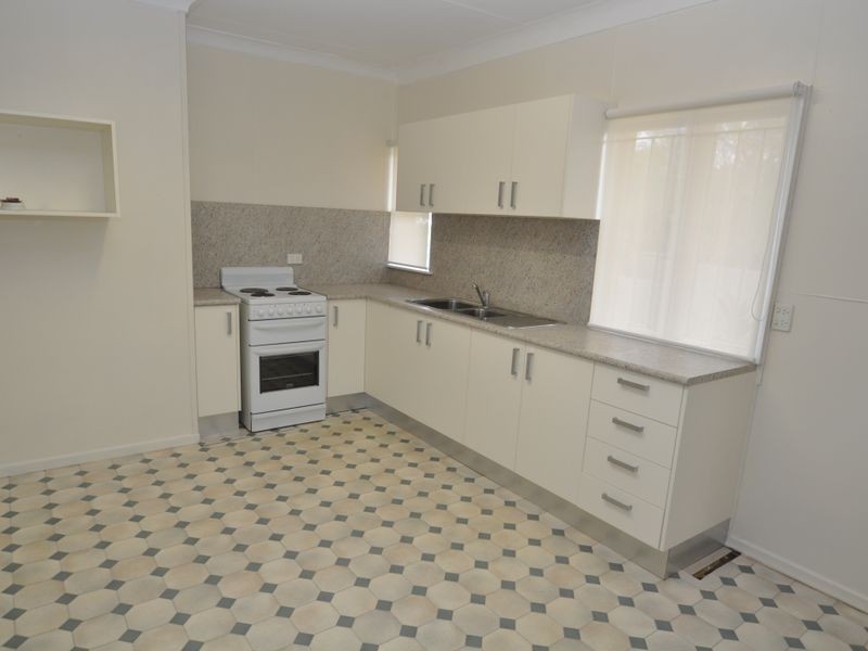 82 Manly Rd, Manly QLD 4179