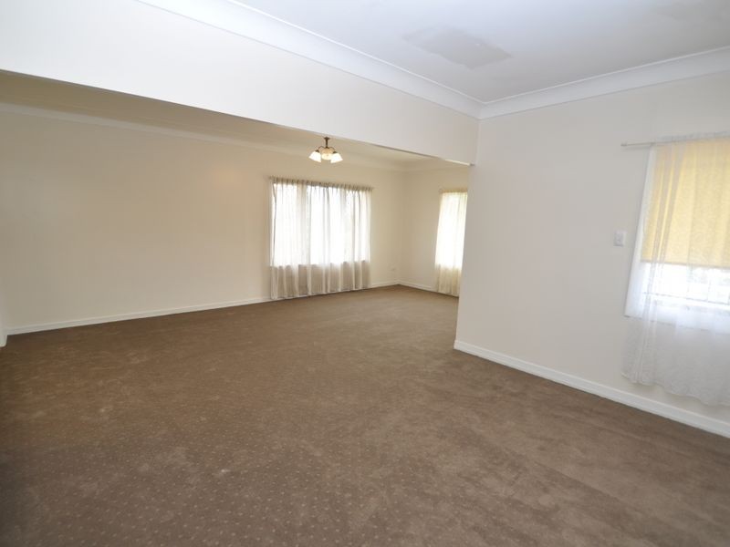82 Manly Rd, Manly QLD 4179