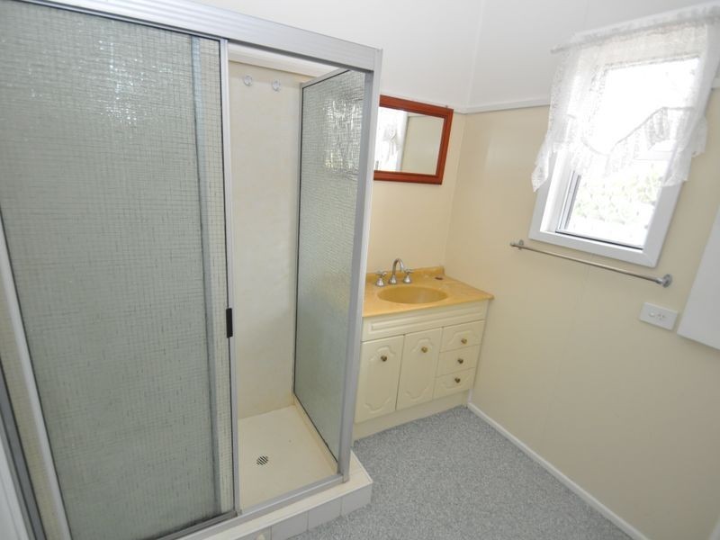 82 Manly Rd, Manly QLD 4179