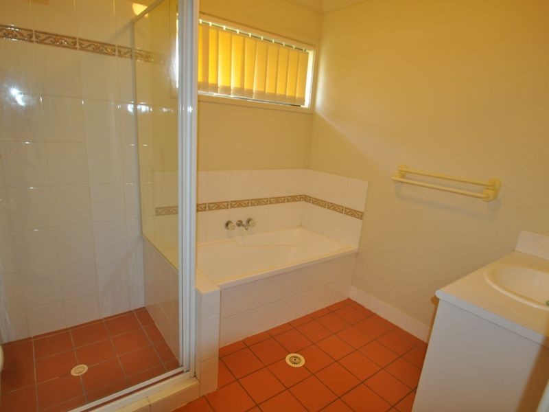 40 Samantha St, Wynnum West QLD 4178