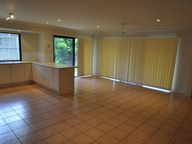 40 Samantha St, Wynnum West QLD 4178