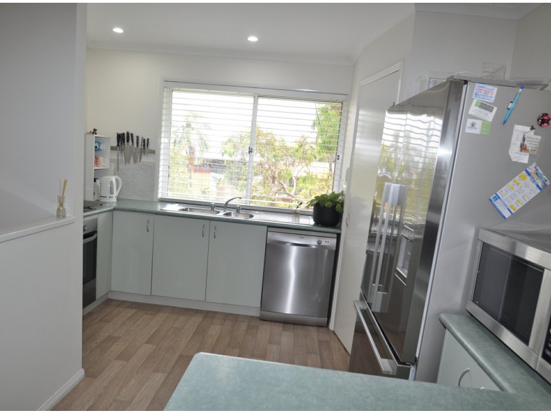 14A Oakley Street, Manly QLD 4179