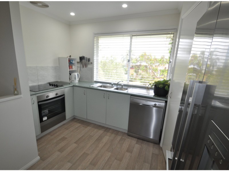 14A Oakley Street, Manly QLD 4179