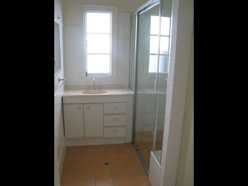 2 Booran St, Lota QLD 4179