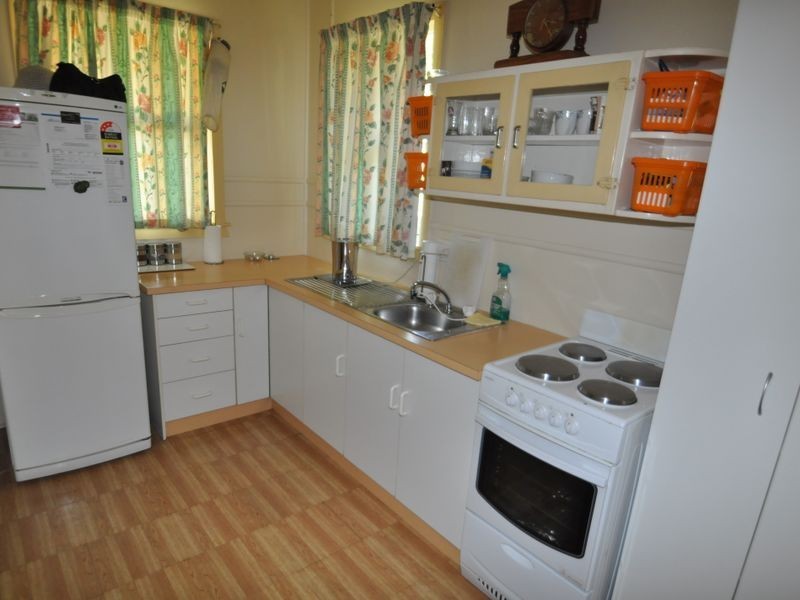 83 Randall Road, Wynnum West QLD 4178