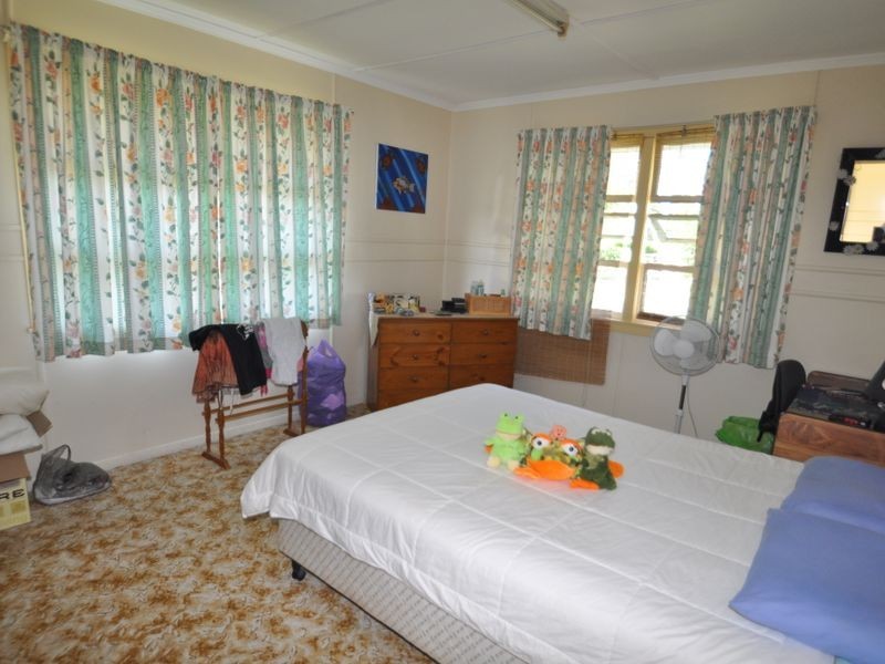 83 Randall Road, Wynnum West QLD 4178