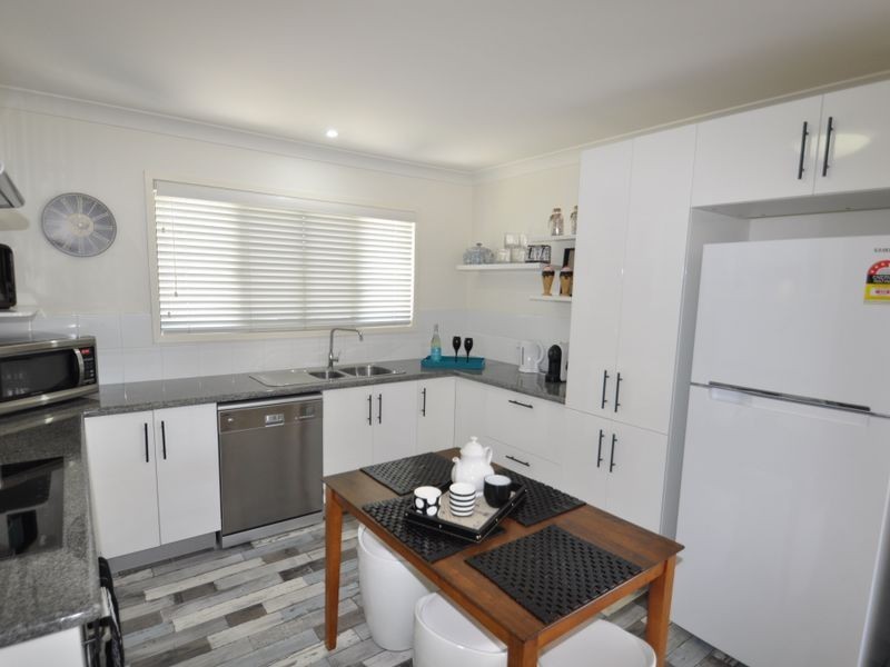 70 Uplands Tce, Wynnum QLD 4178