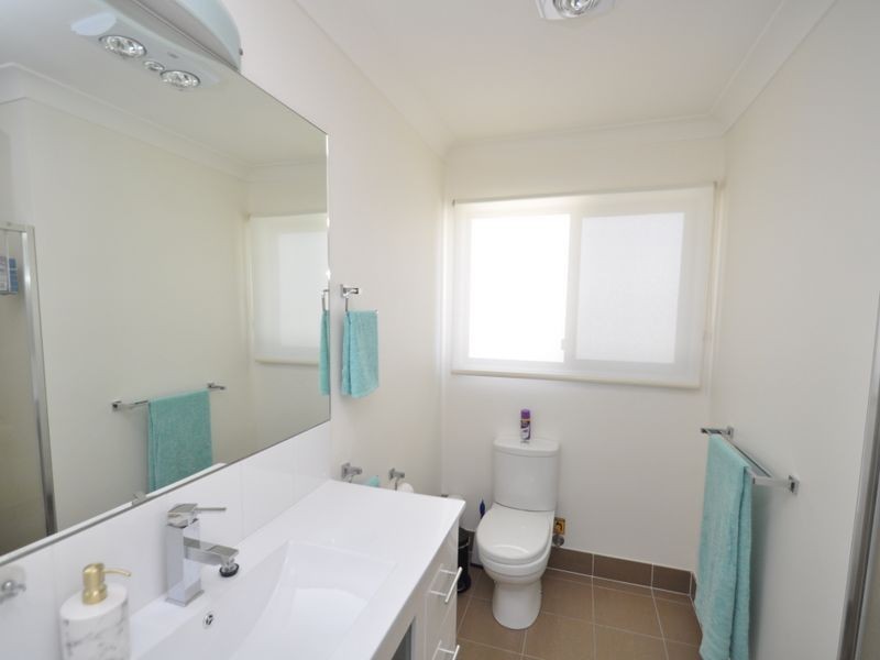 70 Uplands Tce, Wynnum QLD 4178