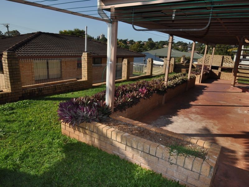 9 Lyrian St, Manly West QLD 4179