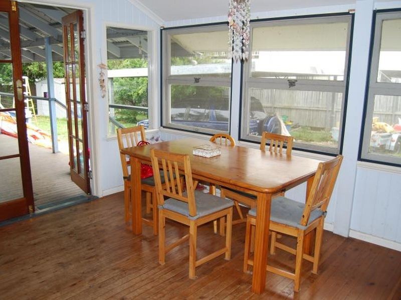 12 Madgwick Street, Wynnum QLD 4178