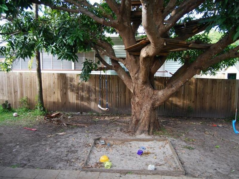 12 Madgwick Street, Wynnum QLD 4178