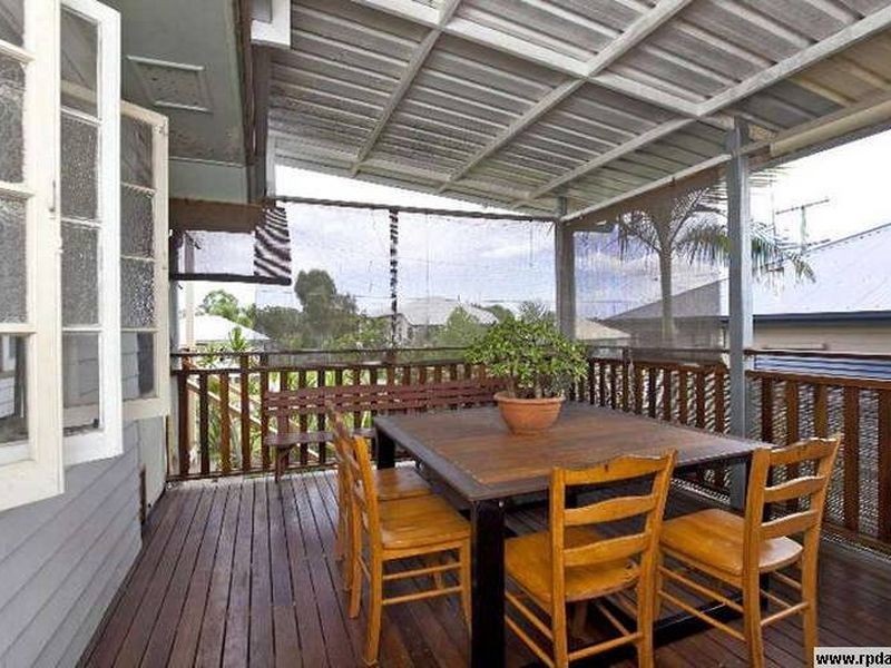 86 Emsworth Street, Wynnum QLD 4178