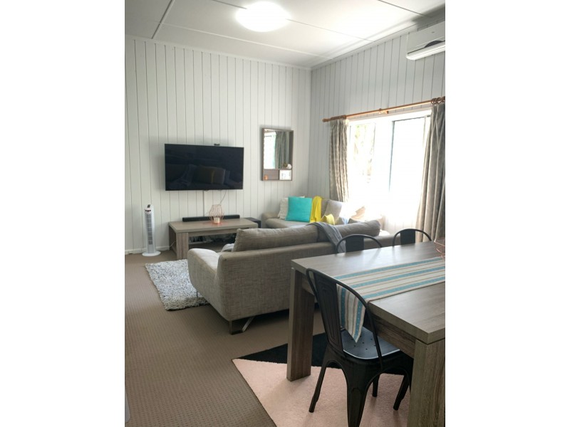 71 Coreen St, Wynnum QLD 4178