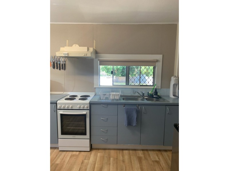 71 Coreen St, Wynnum QLD 4178