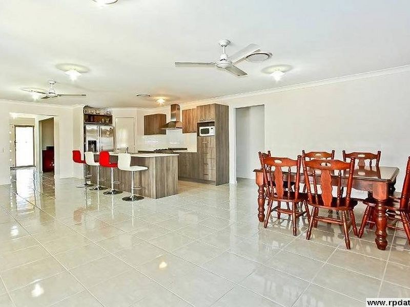 1 Peregian Close, Manly West QLD 4179