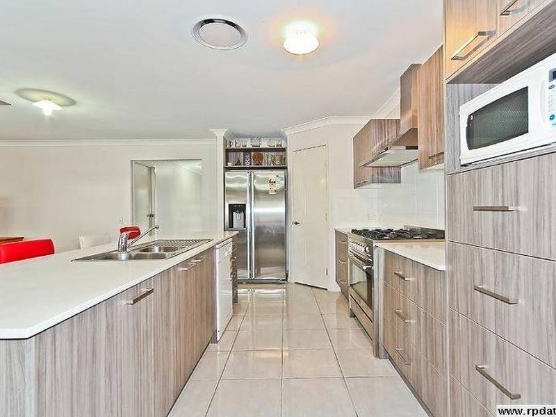 1 Peregian Close, Manly West QLD 4179