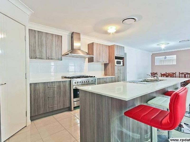 1 Peregian Close, Manly West QLD 4179