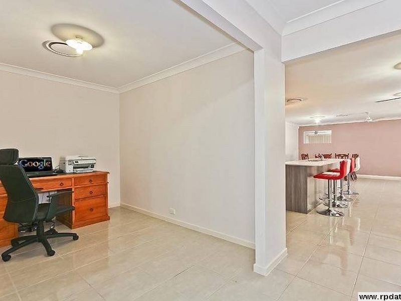 1 Peregian Close, Manly West QLD 4179