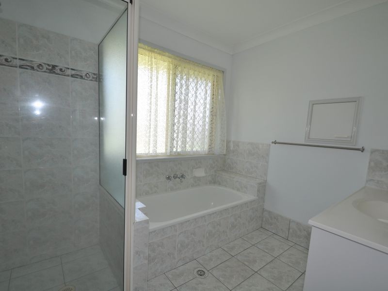 343 Kianawah Road, Wynnum West QLD 4178