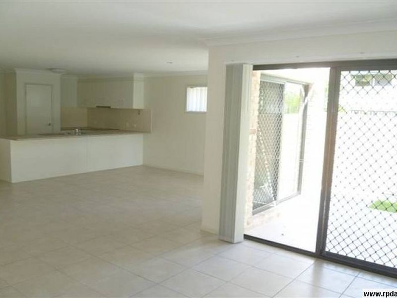 22 Lucy St, Thorneside QLD 4158