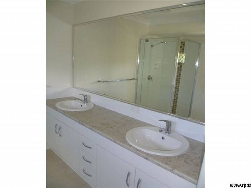 22 Lucy St, Thorneside QLD 4158