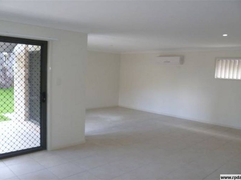 22 Lucy St, Thorneside QLD 4158