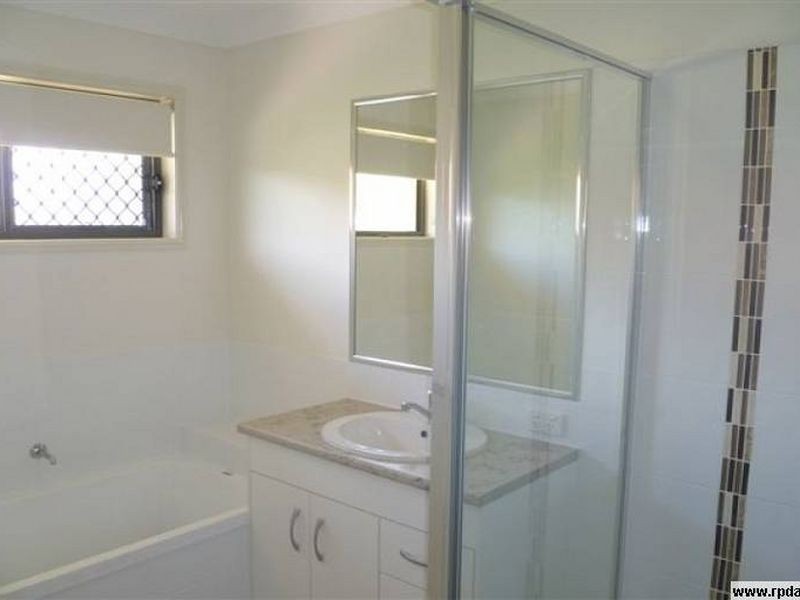 22 Lucy St, Thorneside QLD 4158