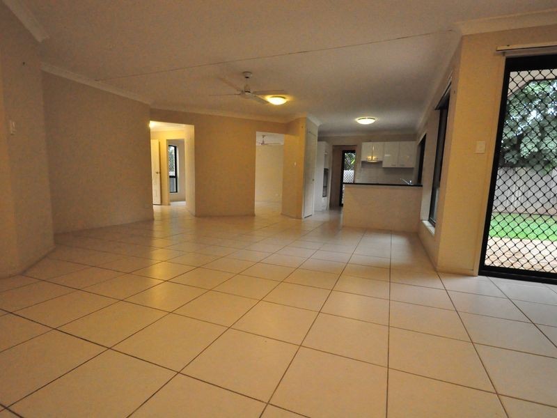 33 Thomas Street, Wynnum QLD 4178