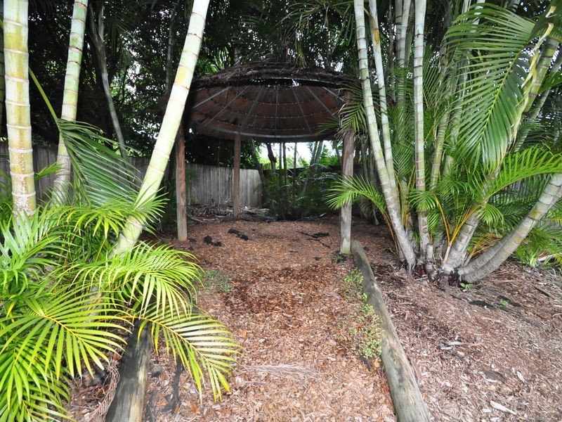 33 Thomas Street, Wynnum QLD 4178