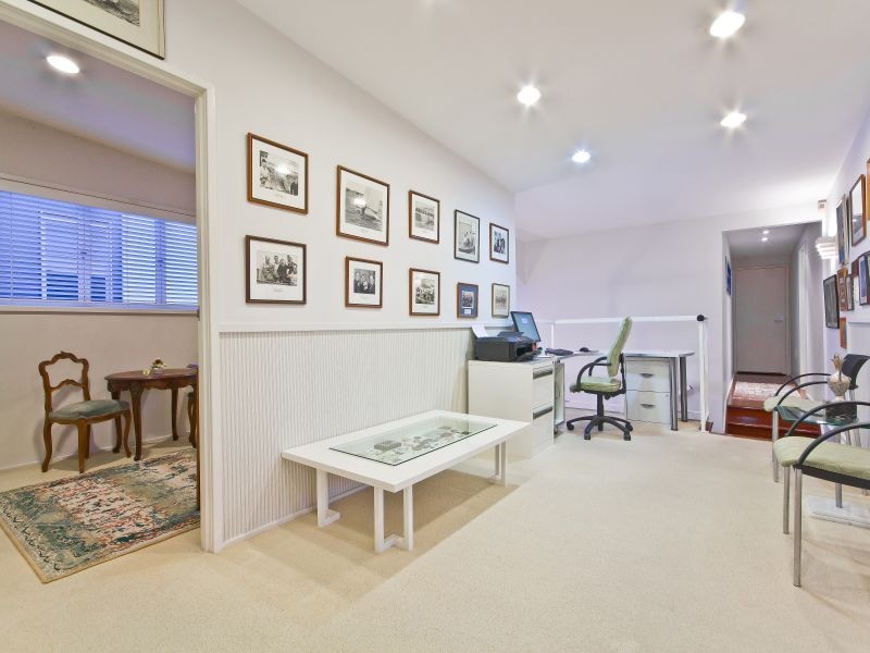52 Wellington St, Manly QLD 4179
