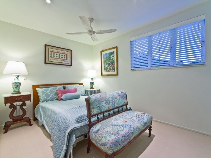 52 Wellington St, Manly QLD 4179