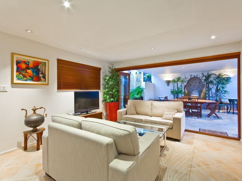 52 Wellington St, Manly QLD 4179