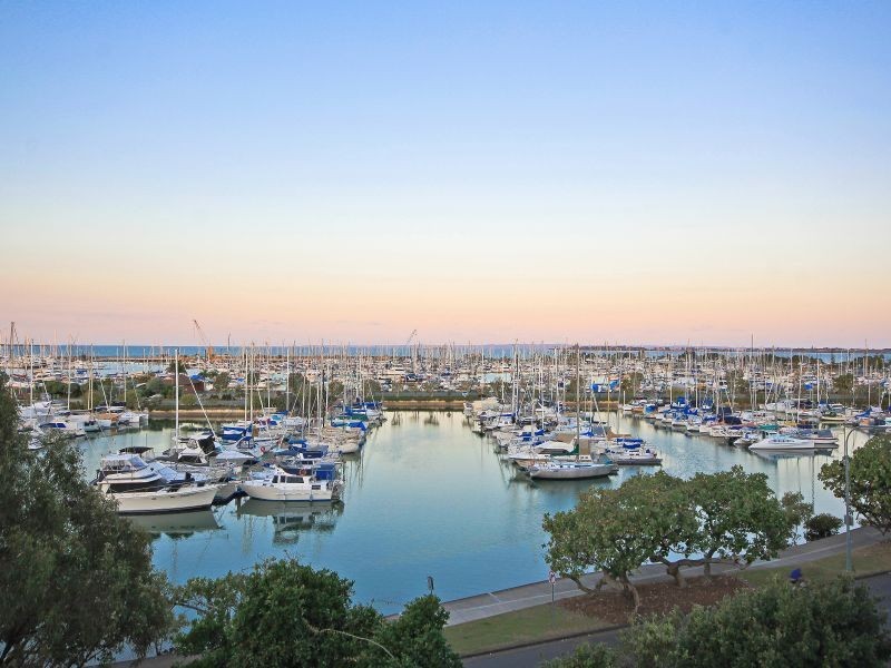 52 Wellington St, Manly QLD 4179