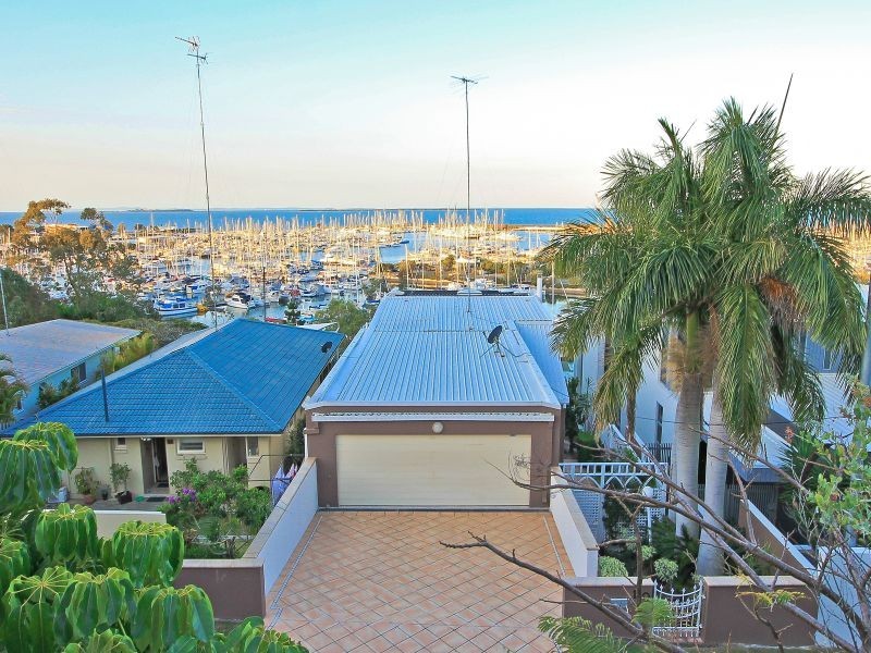 52 Wellington St, Manly QLD 4179