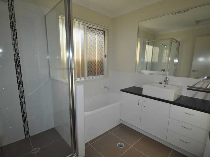 1/223B Preston Road, Wynnum West QLD 4178