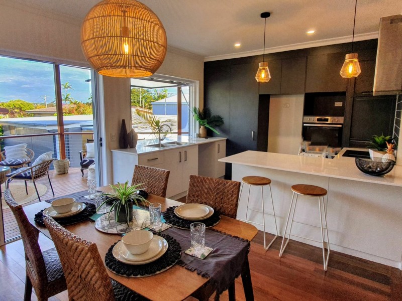 11 Cavanaugh St, Wynnum West QLD 4178