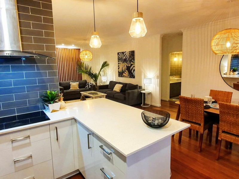 11 Cavanaugh St, Wynnum West QLD 4178