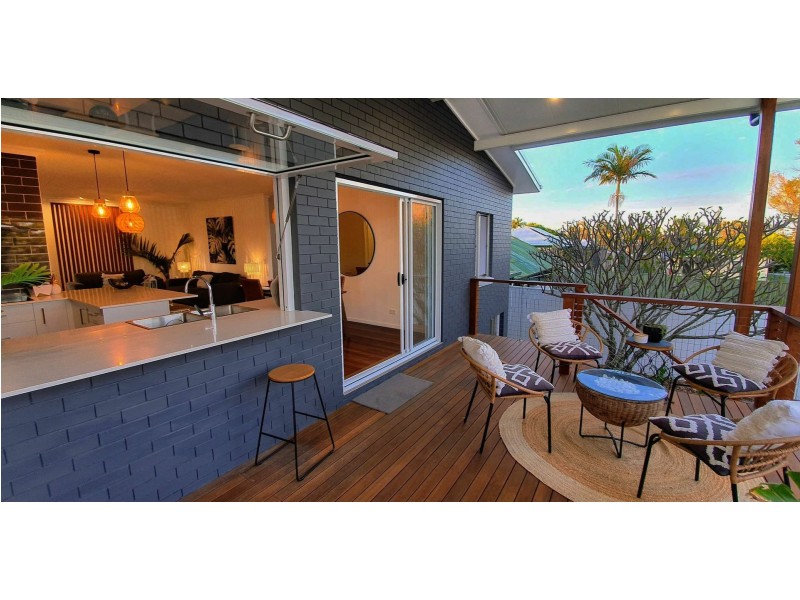 11 Cavanaugh St, Wynnum West QLD 4178