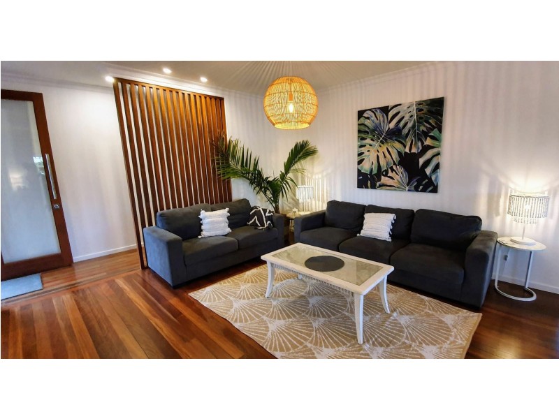 11 Cavanaugh St, Wynnum West QLD 4178