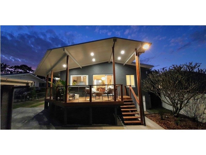 11 Cavanaugh St, Wynnum West QLD 4178