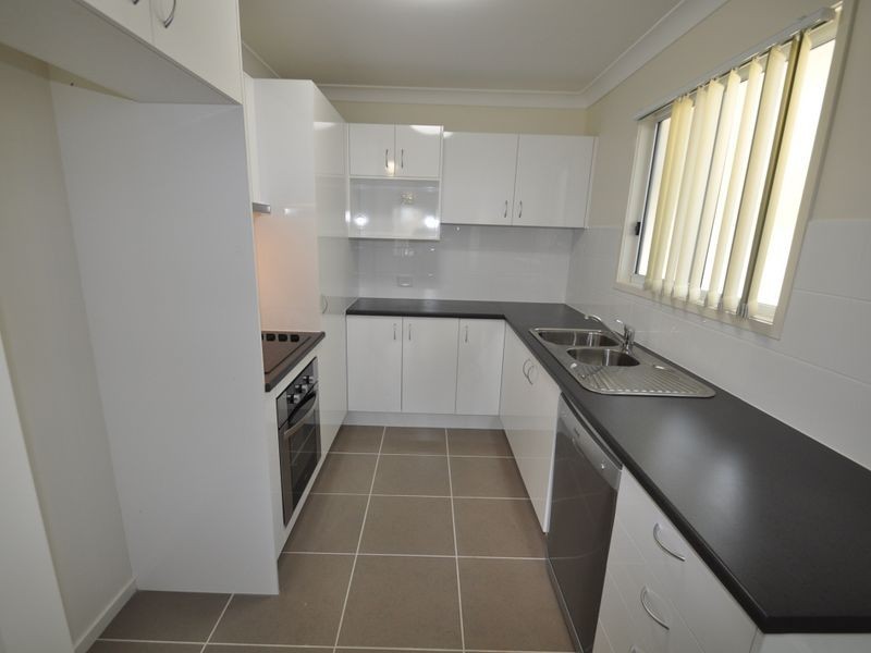 2/223B Preston Road, Wynnum West QLD 4178