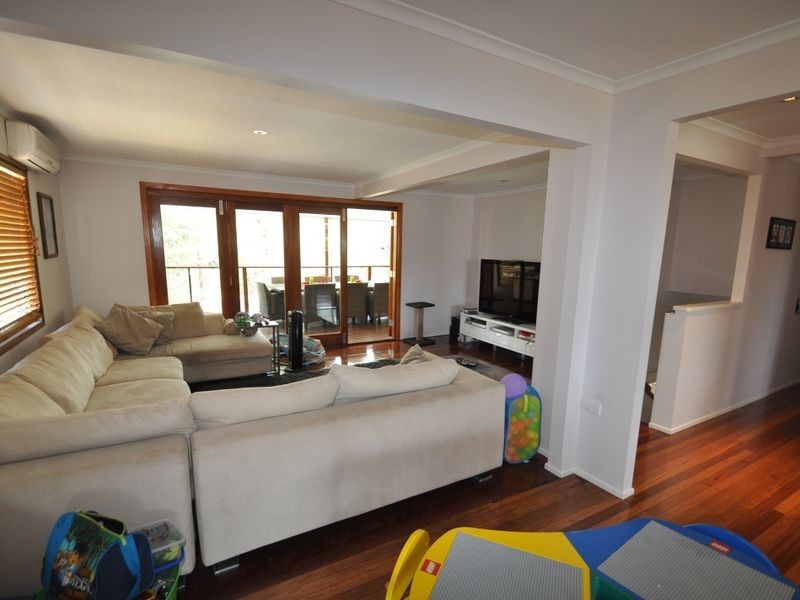 23 Yaringa St, Manly West QLD 4179