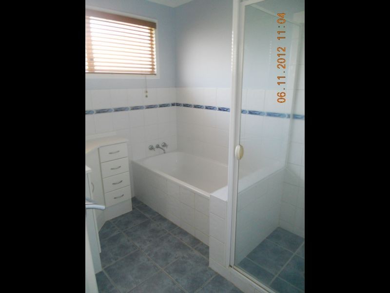 18 Herswell Ave, Wynnum West QLD 4178