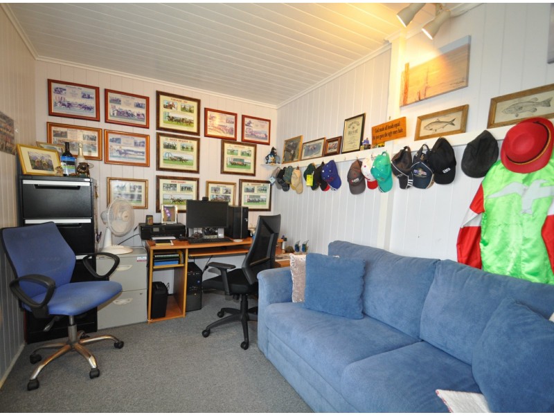 174 Cambridge Parade, Manly QLD 4179