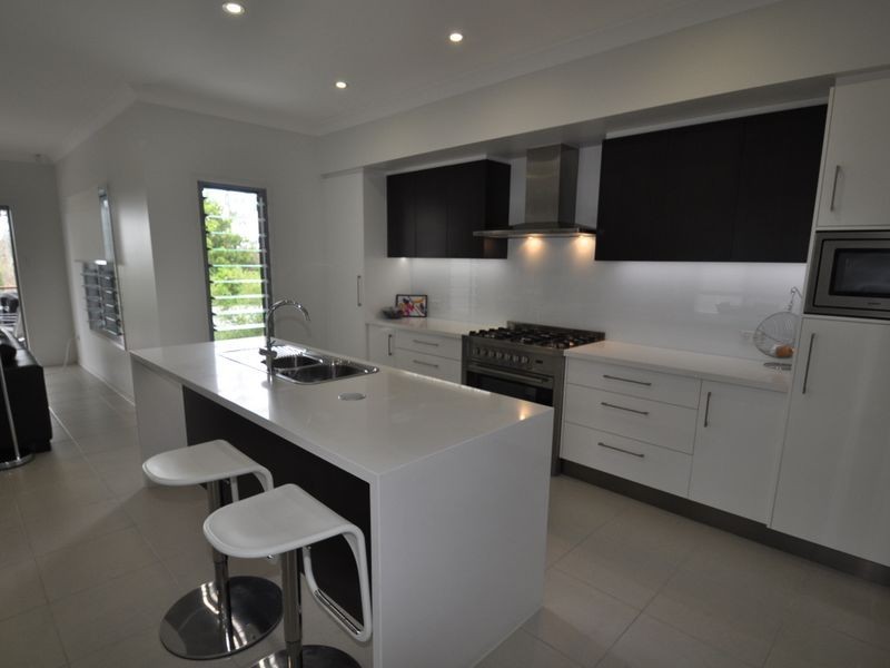 96 Stratton Tce, Manly QLD 4179