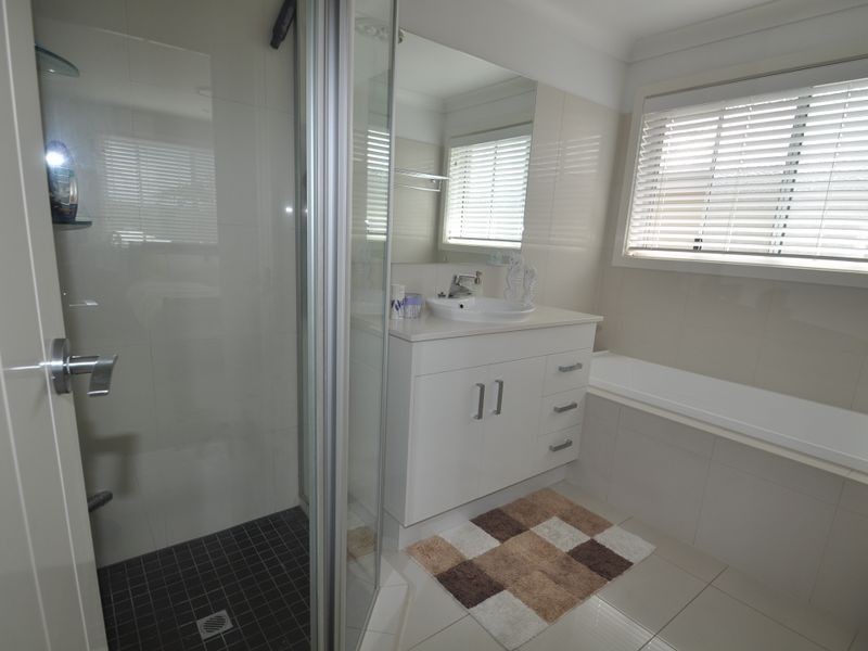 73 Richard St, Lota QLD 4179